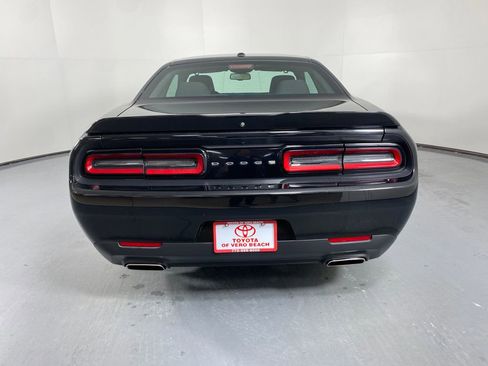 Used 2021 Dodge Challenger SXT image 5