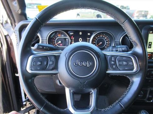 Used 2022 Jeep Wrangler Unlimited Sahara w/ LED Lighting Group AWD/4WD image 24