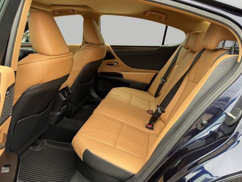Used 2025 Lexus ES 300h w/ Accessory Package (Z1) FWD image 24