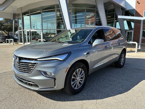 Used 2024 Buick Enclave Premium image 1