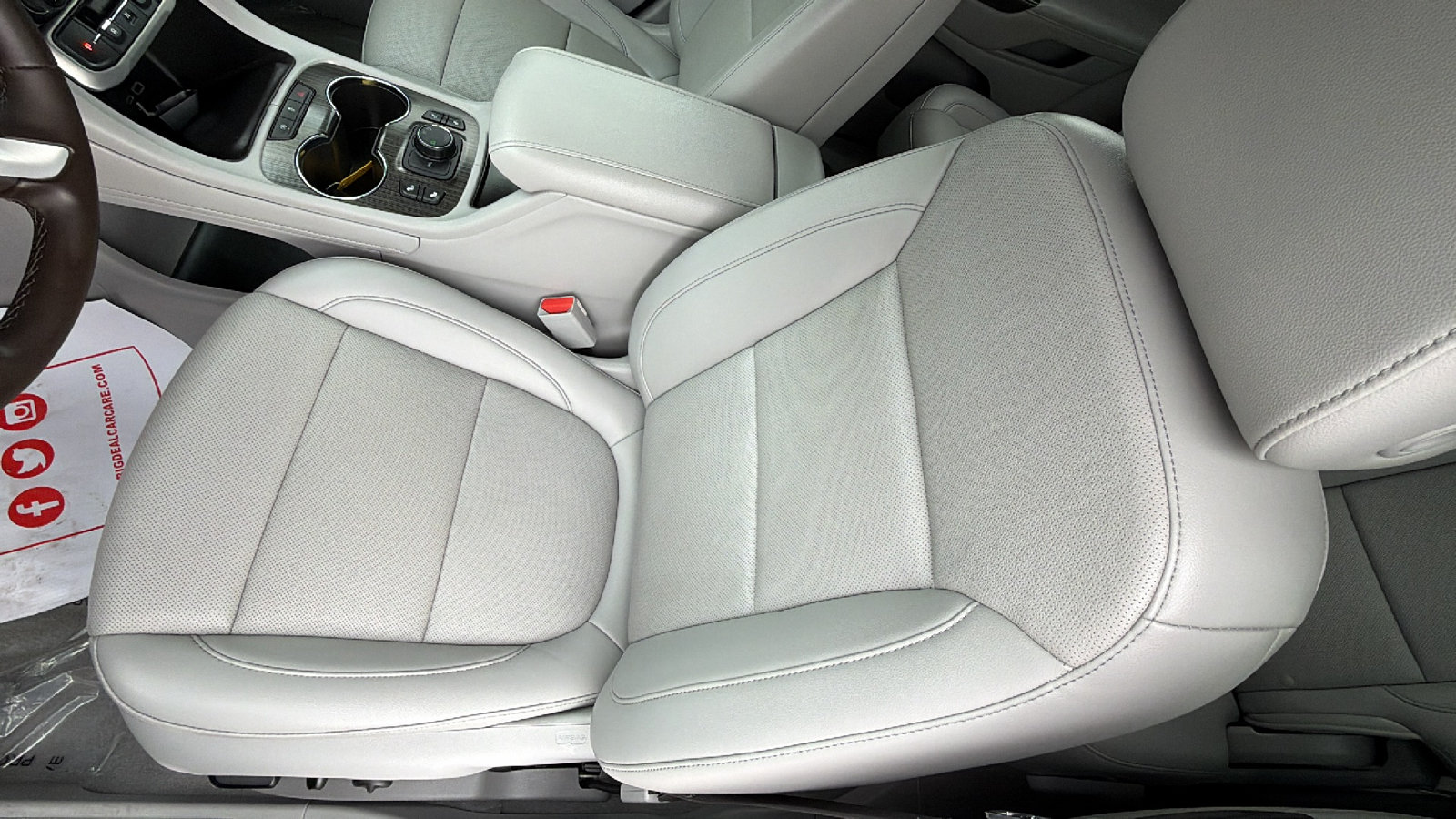Used 2023 GMC Acadia SLT AWD/4WD image 11