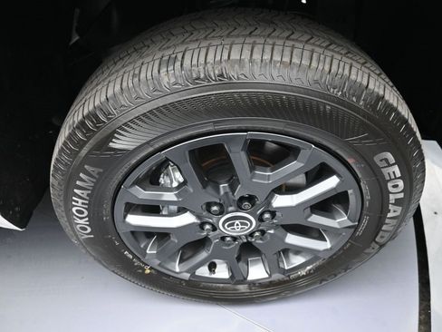 New 2024 Toyota Tundra Platinum image 13