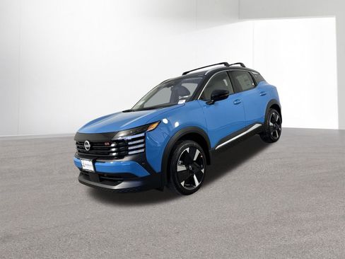 New 2026 Nissan Kicks SR w/ Cold Weather Package image 2