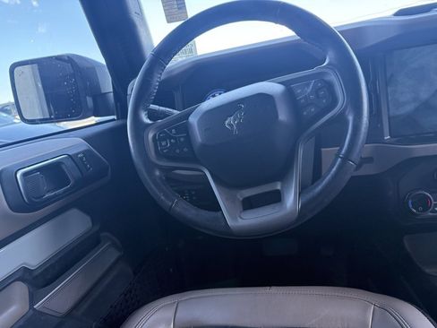 Used 2023 Ford Bronco Wildtrak image 7