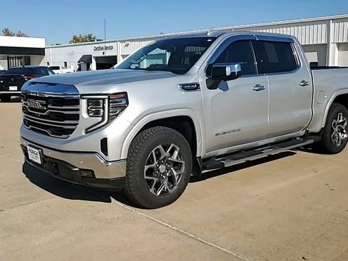 Used 2022 GMC Sierra 1500 SLT w/ SLT Premium Plus Package image 4
