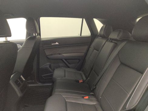 Used 2023 Volkswagen Atlas Cross Sport SE AWD/4WD image 18