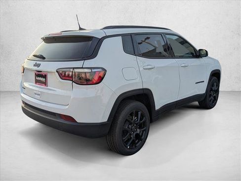 New 2026 Jeep Compass Latitude image 2