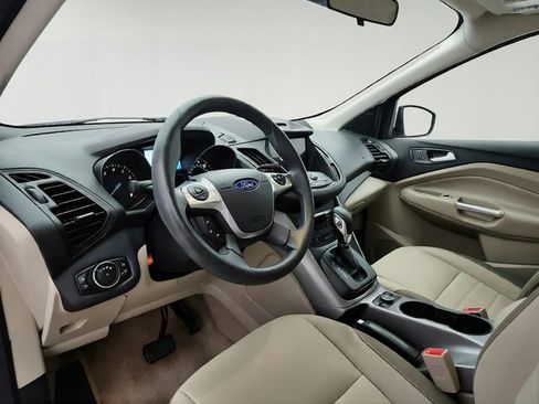 Used 2016 Ford Escape SE w/ Equipment Group 201A FWD image 9