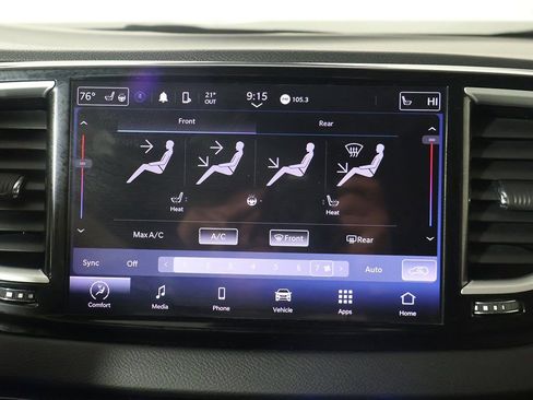 Used 2023 Chrysler Pacifica Touring-L image 44