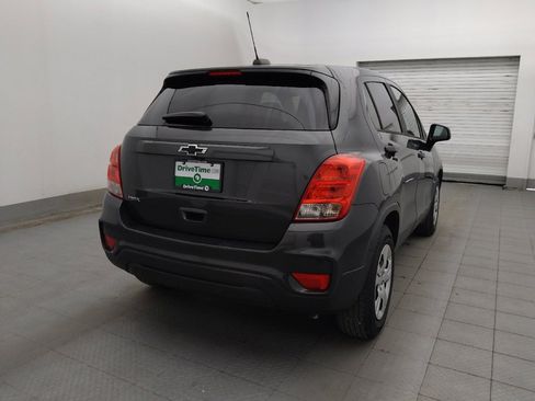 Used 2019 Chevrolet Trax LS w/ Tint and Cruise Package FWD image 9