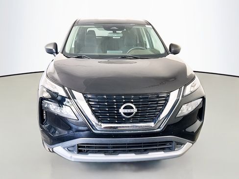 Used 2023 Nissan Rogue S image 2