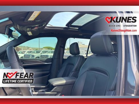 Used 2025 Jeep Grand Cherokee Limited w/ Luxury Tech Group II AWD/4WD image 27