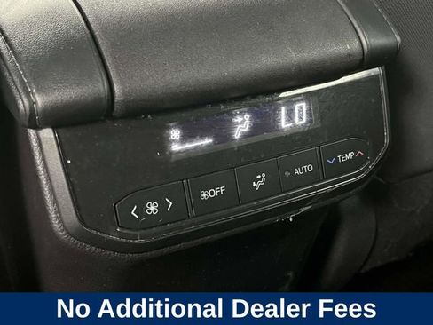 Used 2023 Toyota Highlander LE AWD/4WD image 22