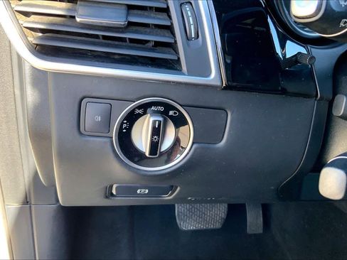 Used 2014 Mercedes-Benz GL 450 4MATIC image 32