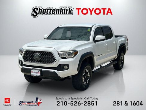 Used 2018 Toyota Tacoma TRD Off-Road AWD/4WD image 1