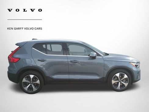 Used 2023 Volvo XC40 B5 Plus w/ Driver Assist Package image 2