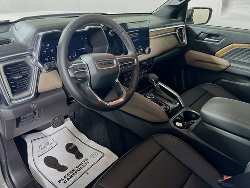 New 2026 GMC Canyon Denali image 9