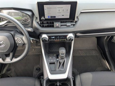 Used 2023 Toyota RAV4 LE image 17