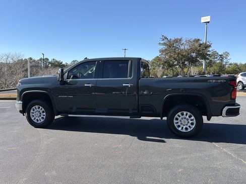 Used 2025 Chevrolet Silverado 2500 LTZ w/ LTZ Convenience Package image 8