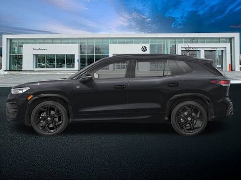 New 2026 Volkswagen Tiguan SE R-Line AWD/4WD image 3