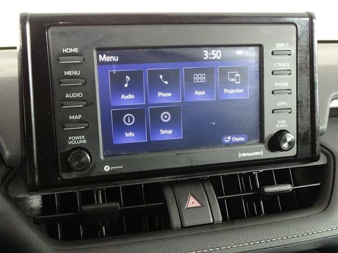 Used 2022 Toyota RAV4 LE image 28