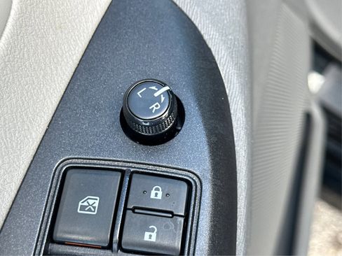 Used 2020 Toyota Sienna LE image 31