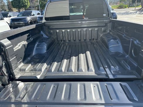 Used 2025 Nissan Frontier S image 14