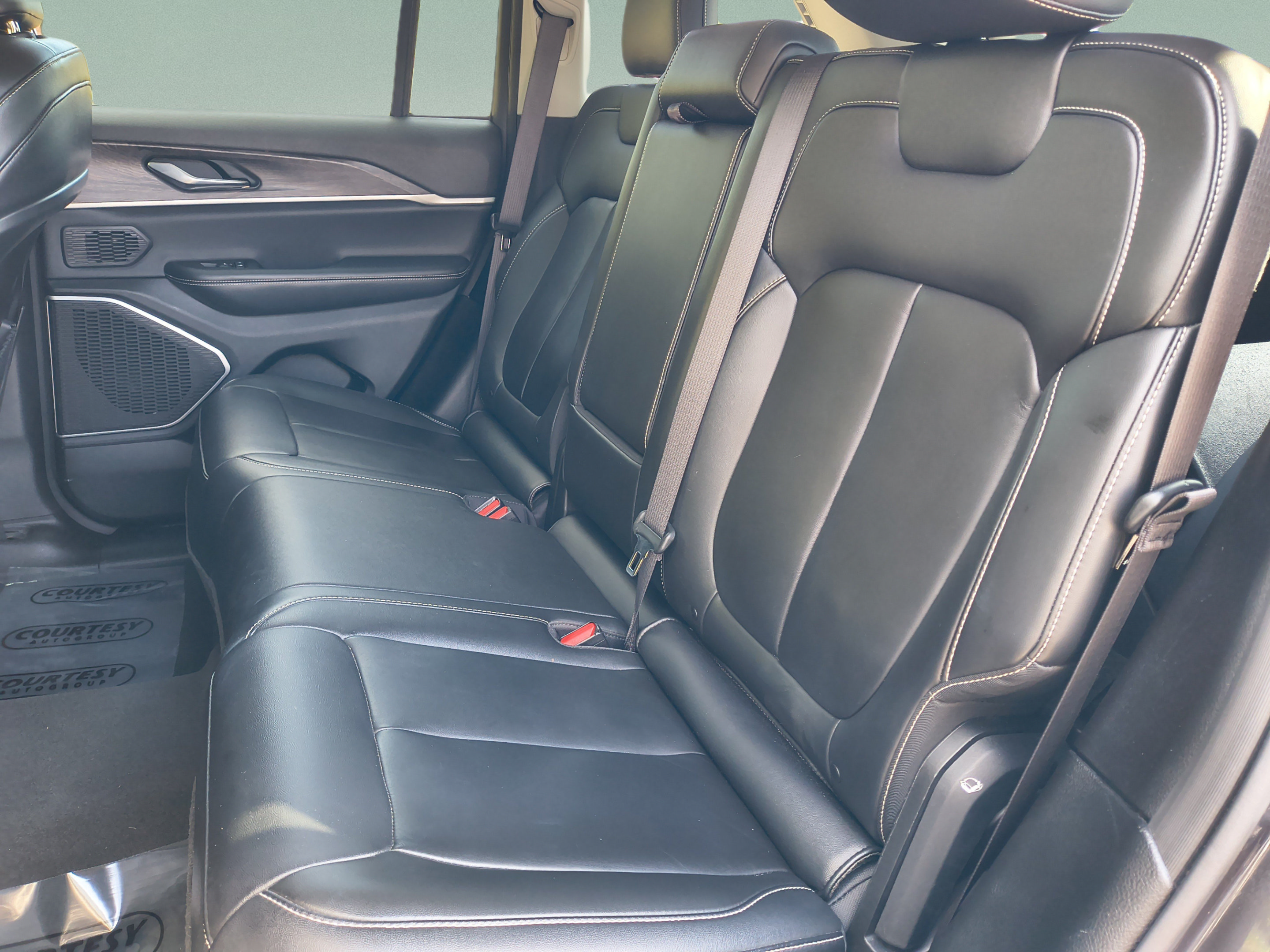 Used 2022 Jeep Grand Cherokee Limited RWD image 17