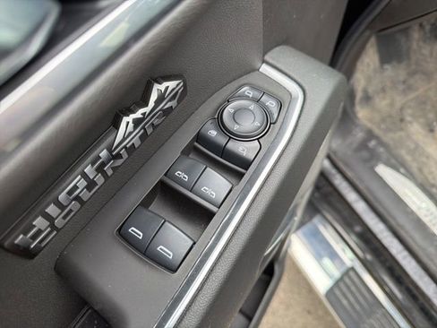 Used 2025 Chevrolet Silverado 1500 High Country w/ High Country Premium Package AWD/4WD image 23