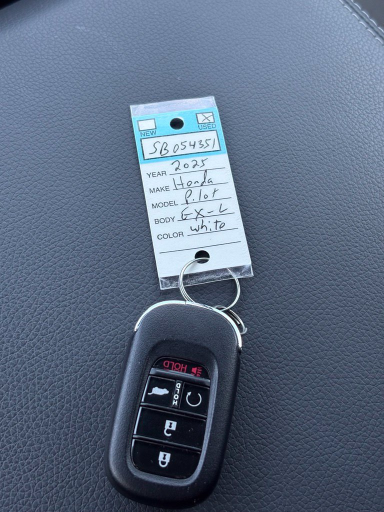 Used 2025 Honda Pilot EX-L image 36