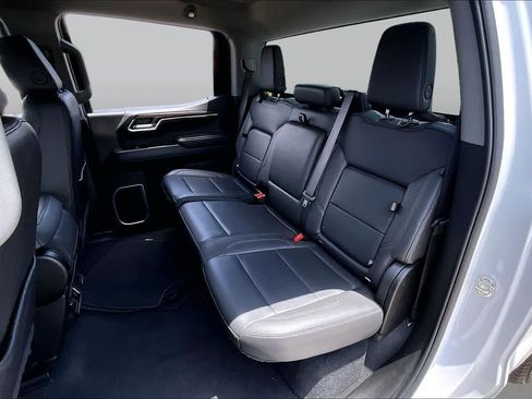 Used 2025 GMC Sierra 1500 SLT RWD image 21