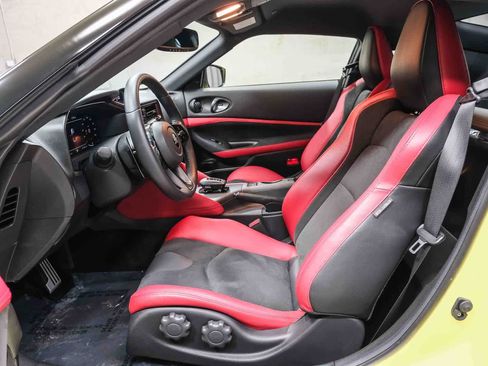 Used 2024 Nissan Z Performance w/ Floor Mat Package RWD image 18