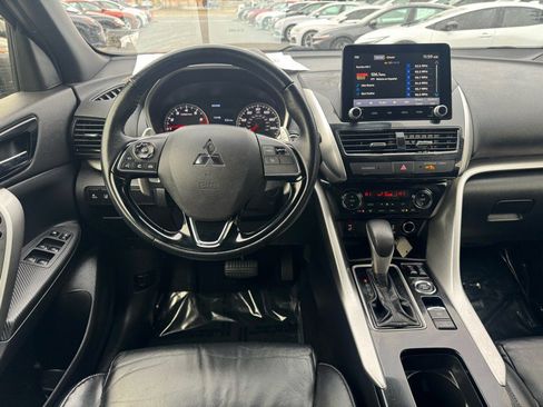 Used 2022 Mitsubishi Eclipse Cross SE image 12