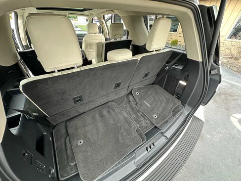 Used 2018 Ford Expedition Platinum image 37