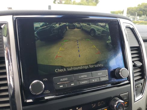 Used 2021 Nissan Titan SV w/ SV Convenience Package image 25