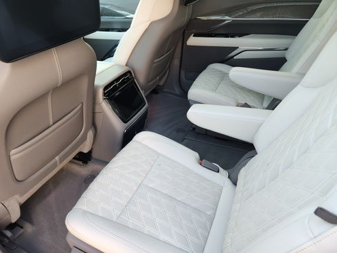 Used 2025 Cadillac Escalade IQ Sport 1 w/ Smart Trailering package AWD/4WD image 29