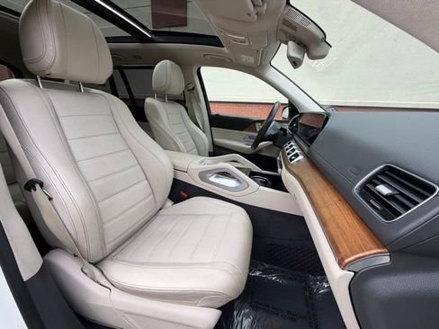 Used 2020 Mercedes-Benz GLS 450 4MATIC image 33