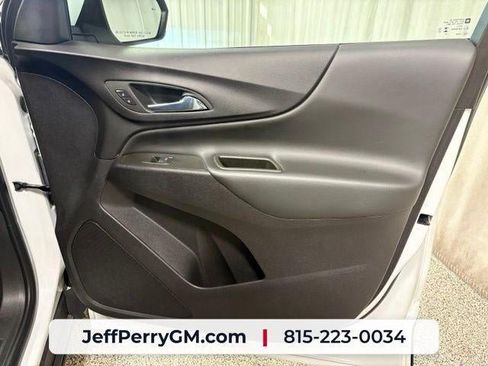 Used 2024 Chevrolet Equinox LT FWD image 23