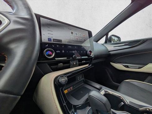 Used 2022 Lexus NX 350h AWD image 12