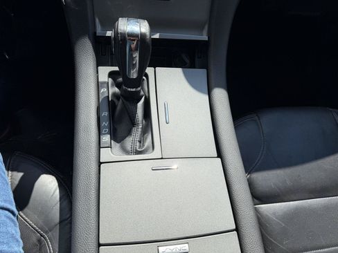 Used 2015 Ford Taurus SEL AWD/4WD image 15