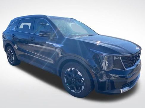 Used 2025 Kia Sorento S image 41