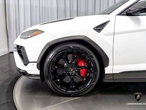 Used 2023 Lamborghini Urus Performante AWD/4WD image 17