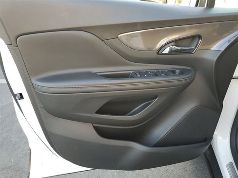 Used 2022 Buick Encore Preferred w/ Safety Package image 18