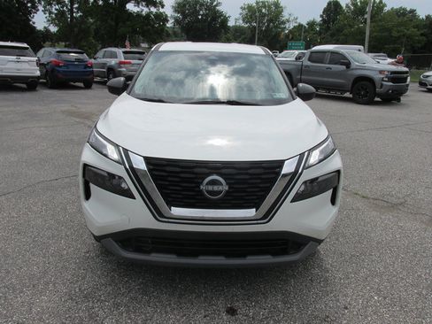 Used 2023 Nissan Rogue S AWD/4WD image 2