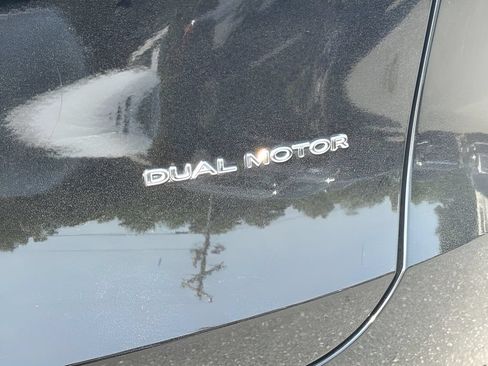 Used 2023 Tesla Model Y Long Range AWD/4WD image 30