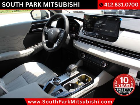 New 2025 Mitsubishi Outlander AWD image 10