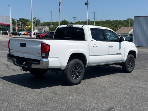 Certified 2023 Toyota Tacoma SR5 AWD/4WD image 6