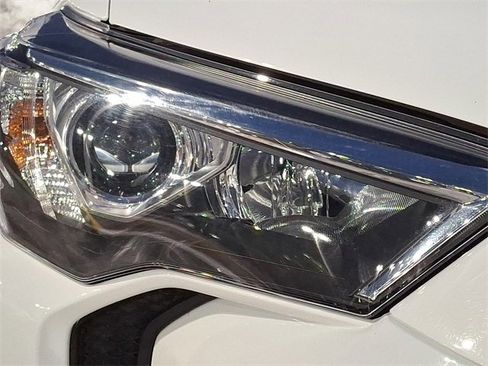 Used 2024 Toyota 4Runner SR5 image 12