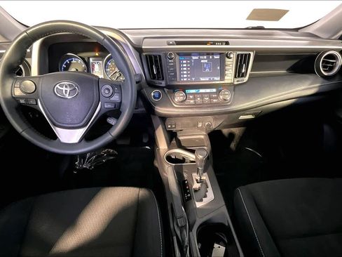 Used 2017 Toyota RAV4 XLE image 15