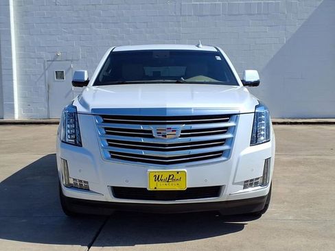 Used 2018 Cadillac Escalade Platinum AWD/4WD image 19